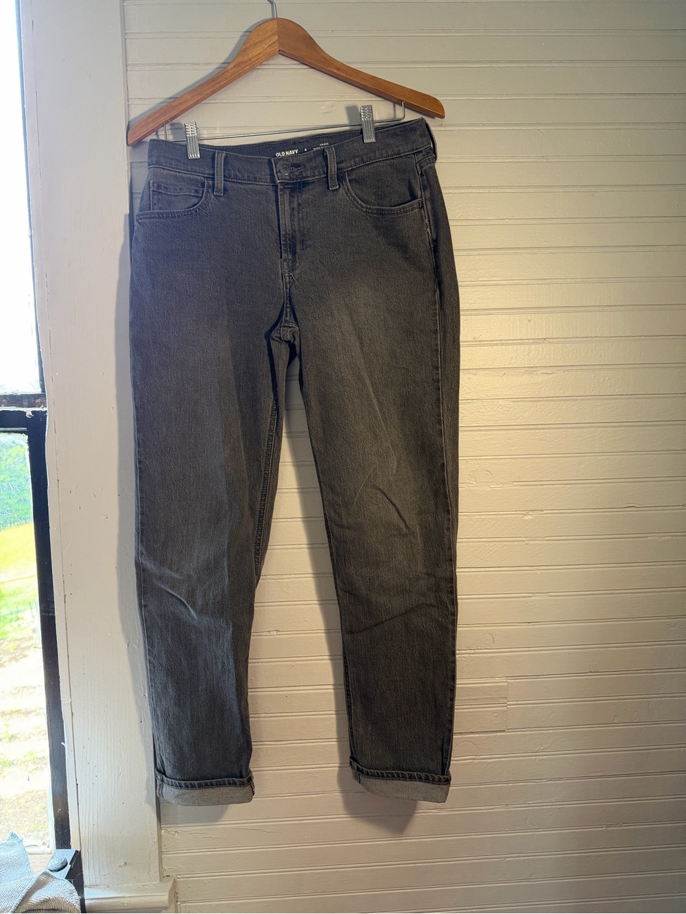 Old Navy Mid-Rise Wow Boyfriend Jeans - 4